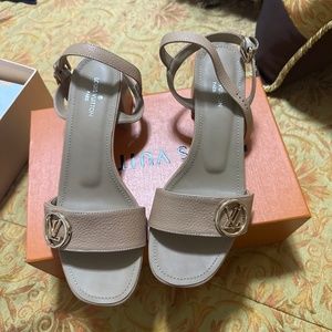 New Louis Vuitton leather sandals